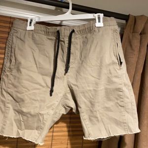 Tilly’s men’s shorts khaki draw string